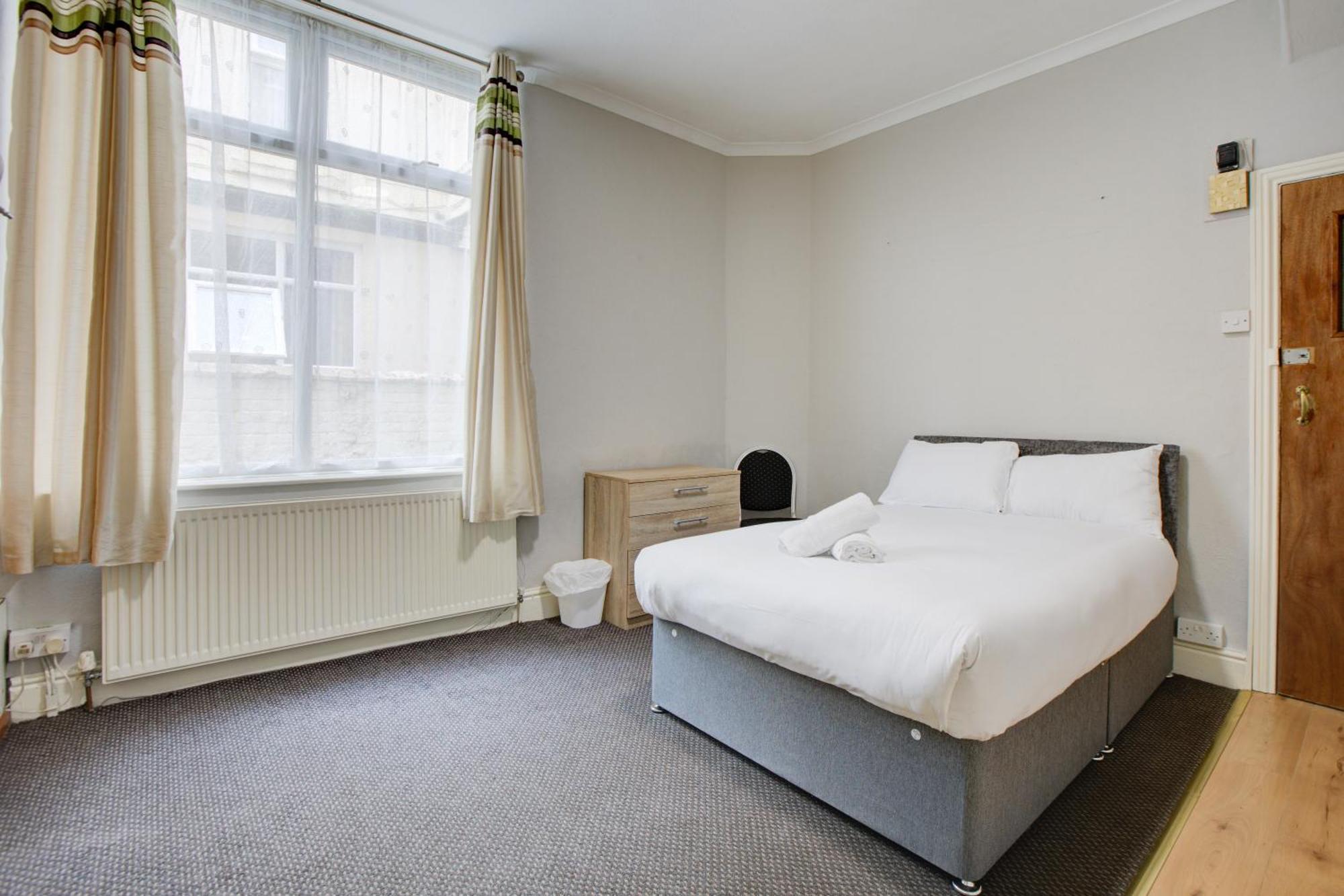 The Sandringham Court Hotel & Apartment Welcoming Large And Small Groups For 15 Years 블랙풀 외부 사진