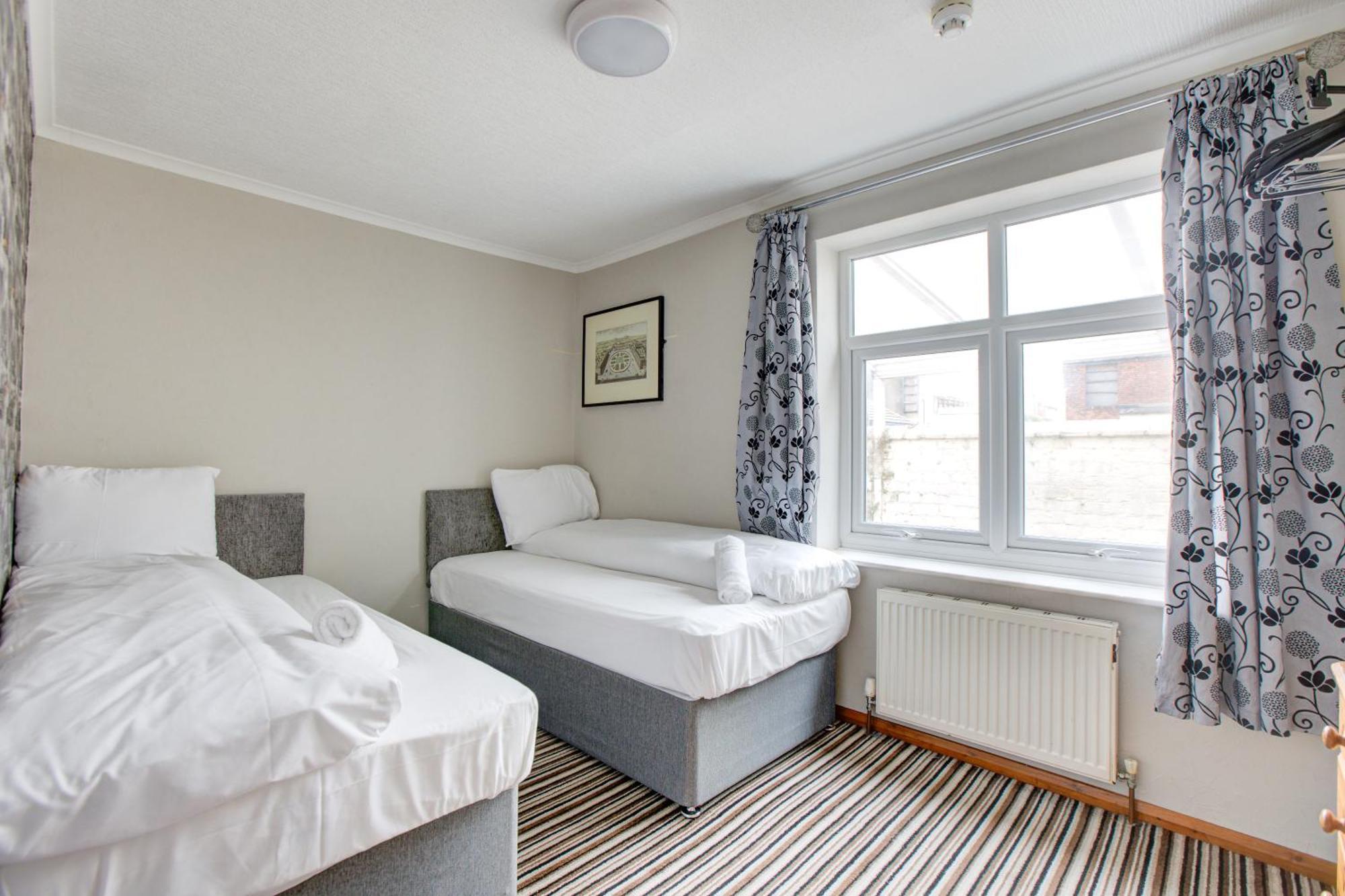 The Sandringham Court Hotel & Apartment Welcoming Large And Small Groups For 15 Years 블랙풀 외부 사진