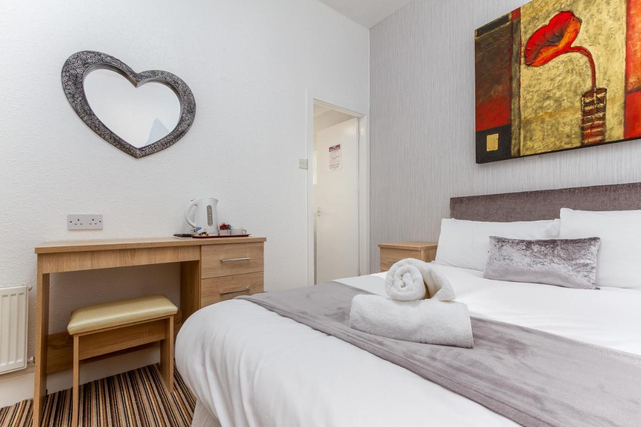 The Sandringham Court Hotel & Apartment Welcoming Large And Small Groups For 15 Years 블랙풀 외부 사진